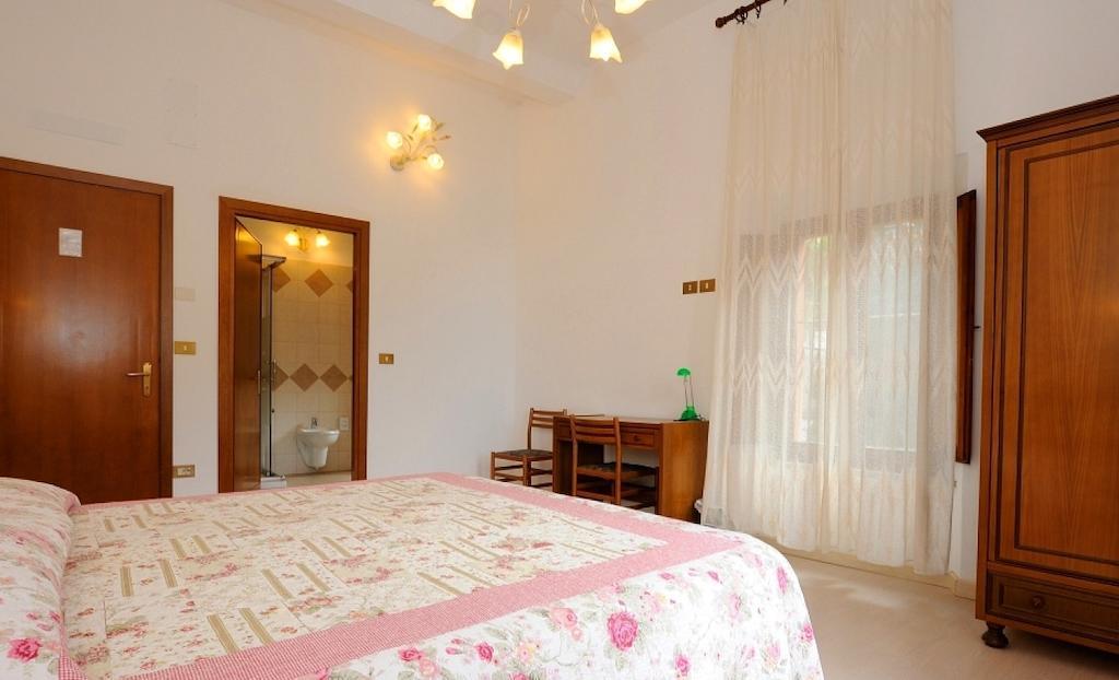 Hotel San Sebastiano Perugia Camera foto